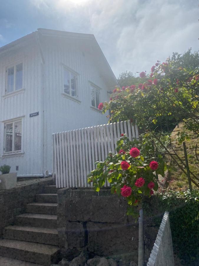 Вилла Cozy House In Central Lysekil, 4-6 Beds Экстерьер фото